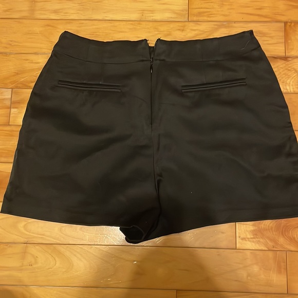 Dynamite shorts - Picture 2 of 4